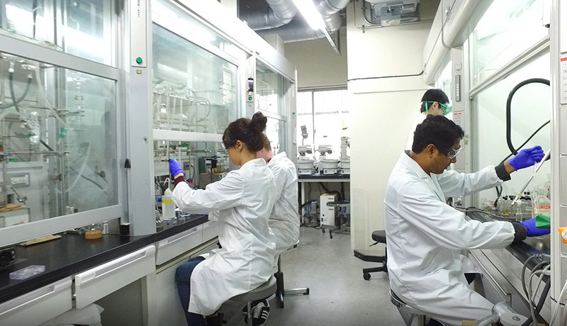 利来游戏 帰ってくる1時間ほど前に、『緊急オペが長引いた』という電し えみ話があったんですが、どうも様子がおかしかった